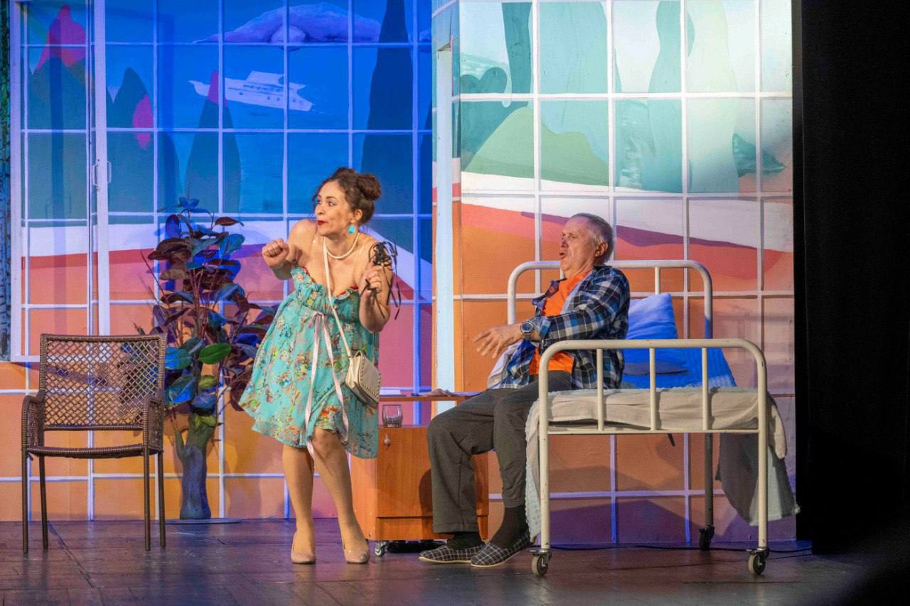 Гастроли театра