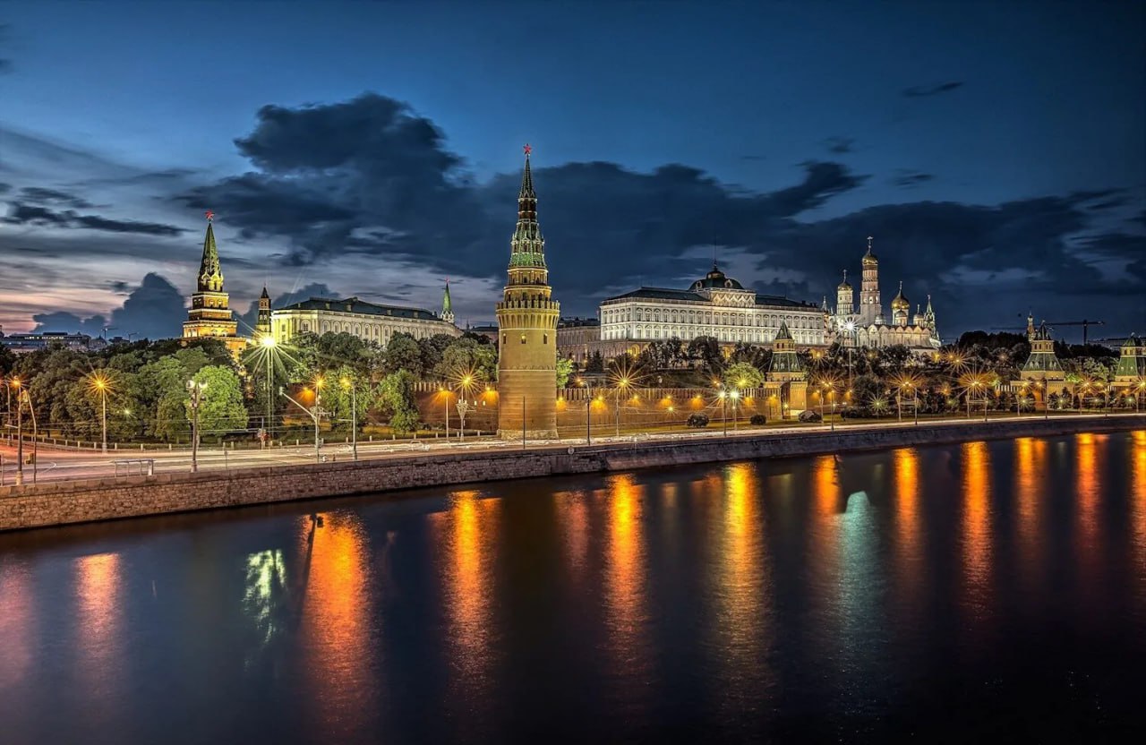 КРУИЗ ПО МОСКВЕ С УЖИНОМ И ДИСКОТЕКОЙ