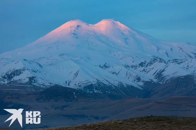 🏔 "Комсомолка" поднимет флаг на Эльбрусе в честь 100-летнего юбилея