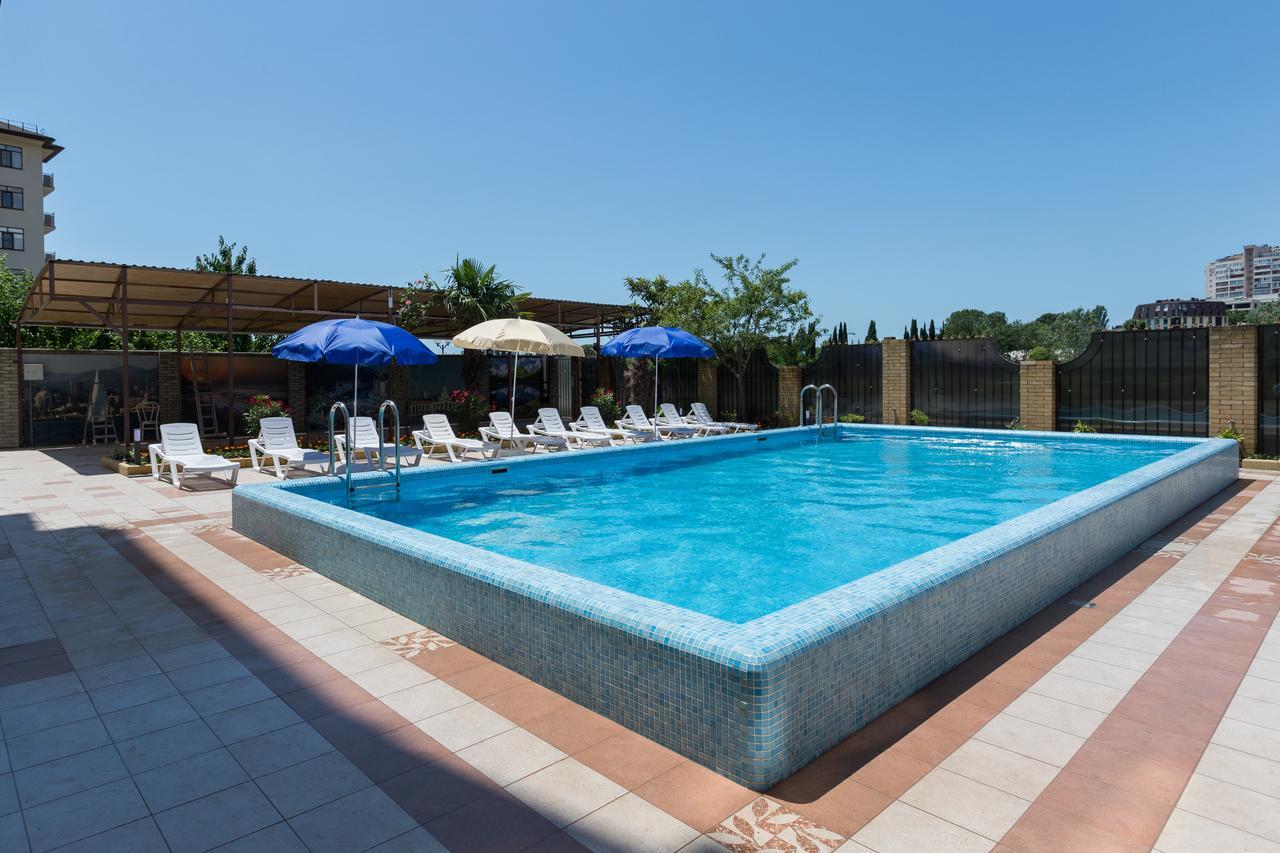 ВСТРЕЧАЕМ ЛЕТО В СОЧИ