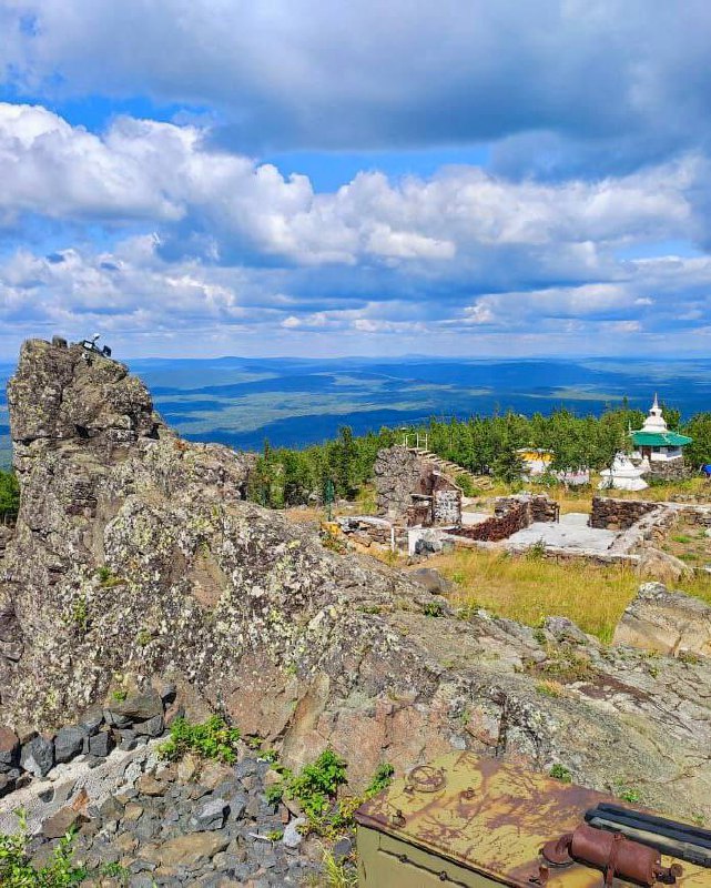 ПУТЕШЕСТВИЕ В ПРАКТИКУ - ретрит с Ламой Тензин Докшитом и Юлией Бахаревой