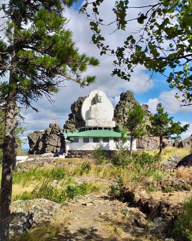 ПУТЕШЕСТВИЕ В ПРАКТИКУ - ретрит с Ламой Тензин Докшитом и Юлией Бахаревой