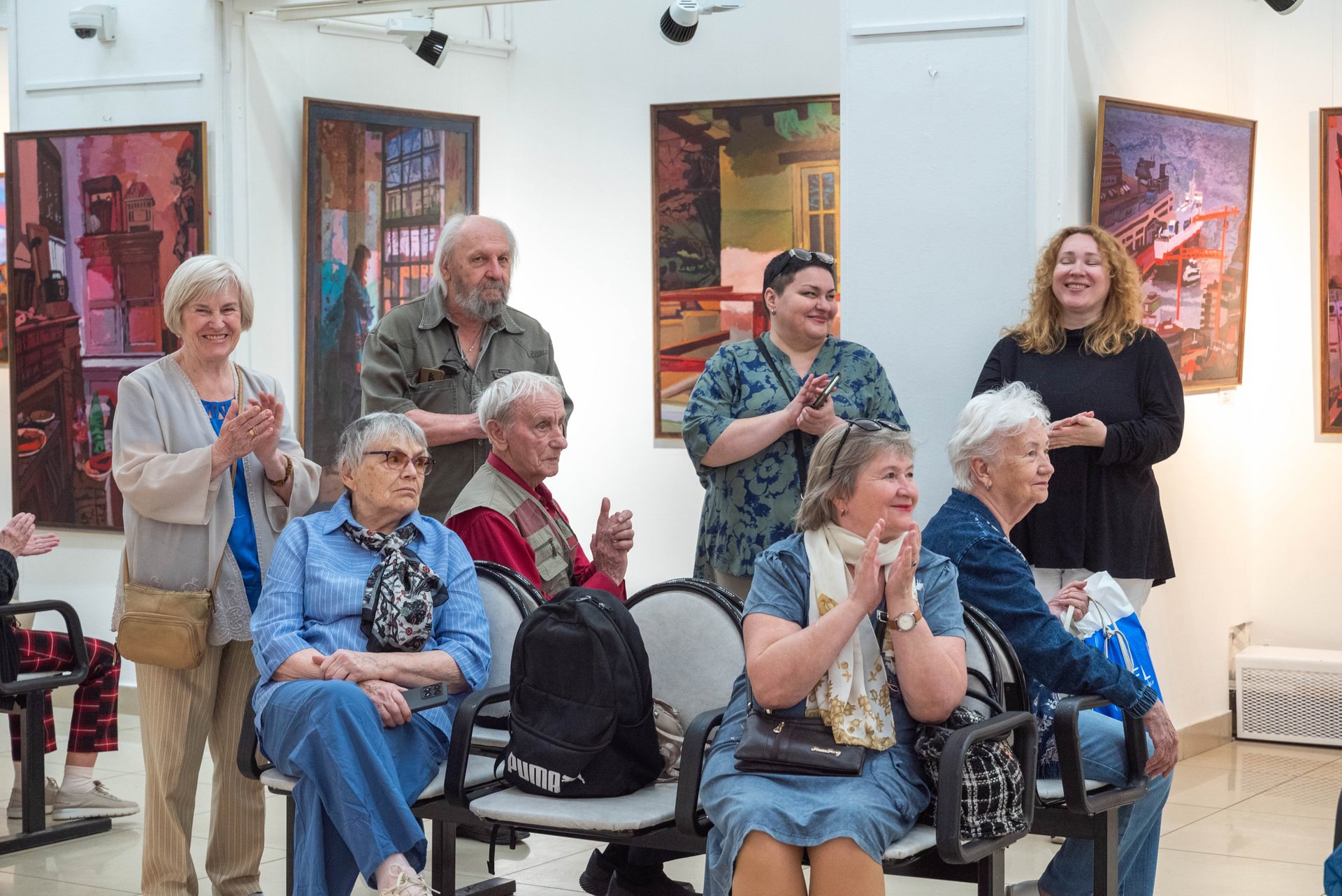 выставка "Крылья напрокат, или Любовь ушла на пенсию"