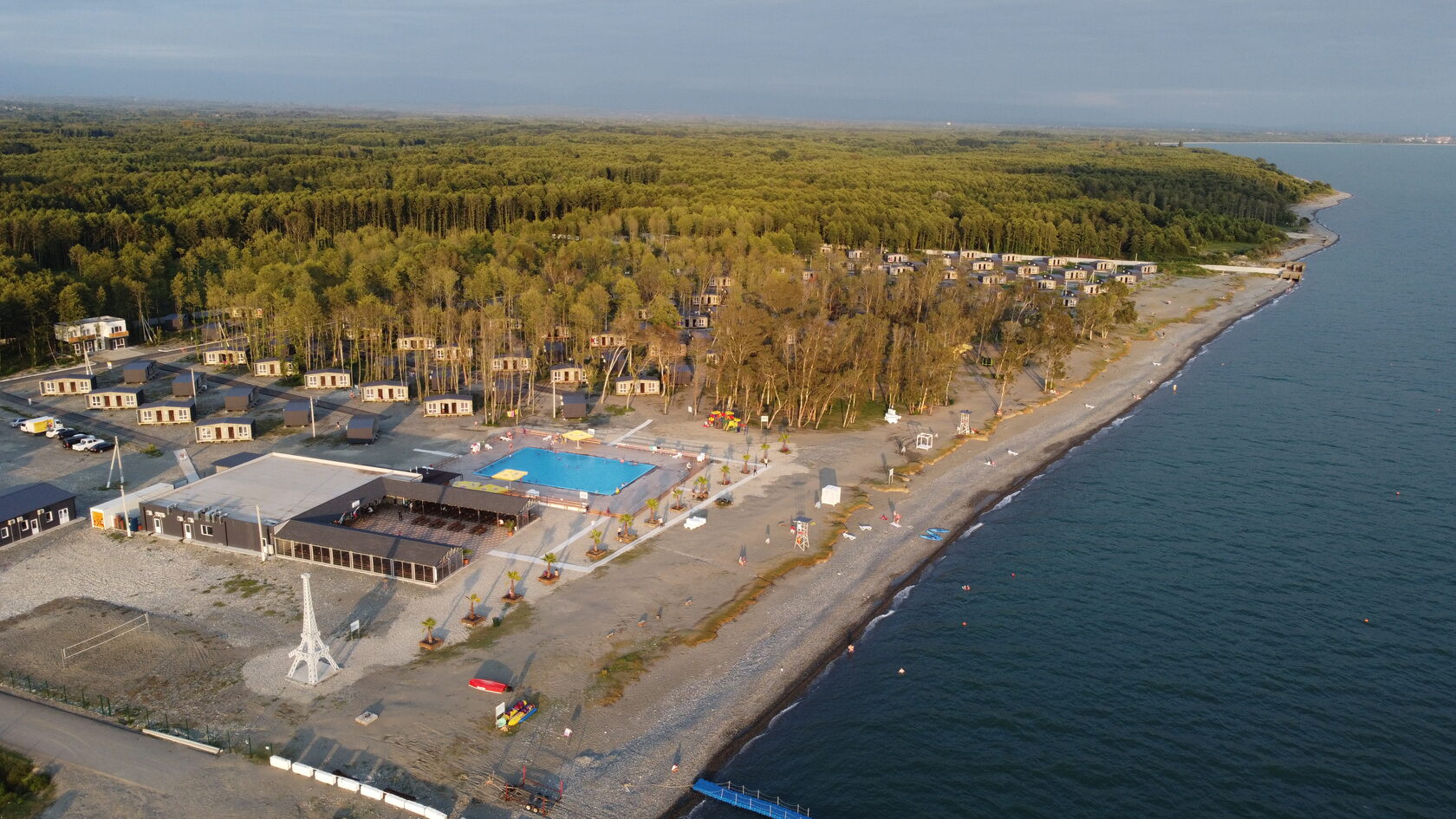 КЕМПИНГ У МОРЯ