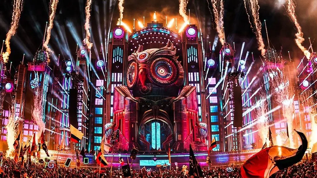 Стейдж дизайн для Electric Daisy Carnival от студии Twofiftyk