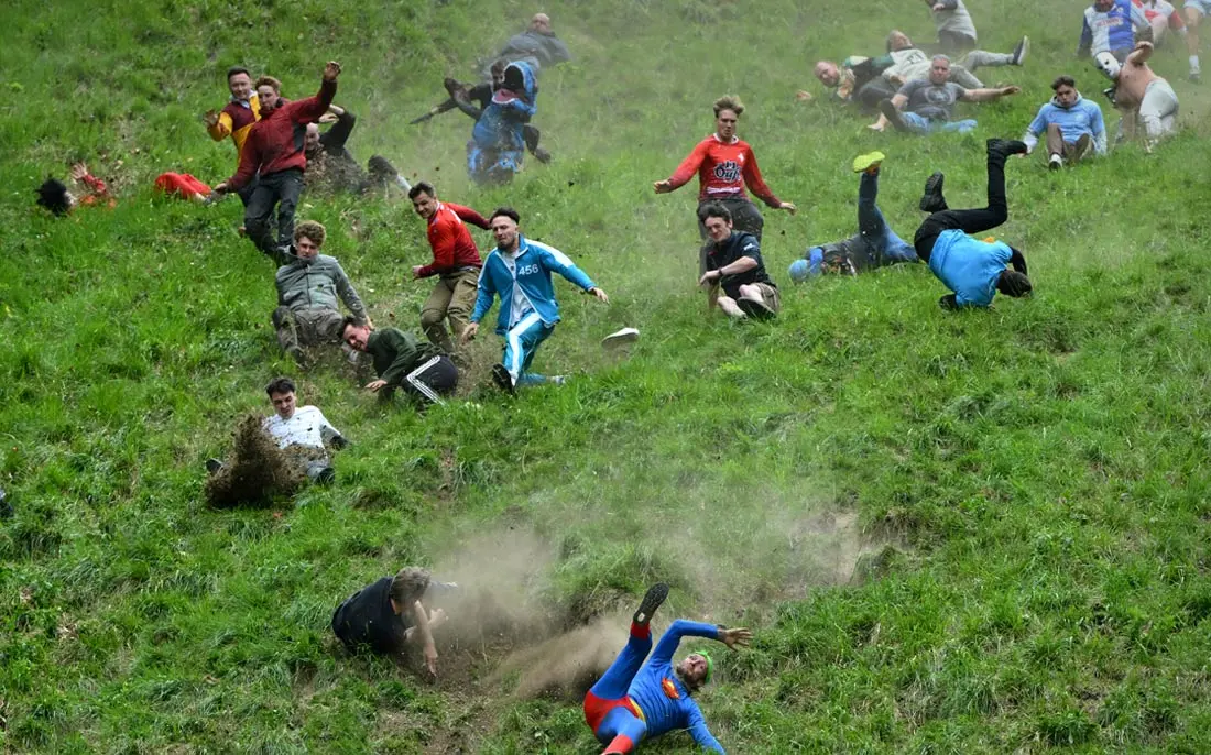 Ежегодная гонка за 5-килограммовой головкой сыра