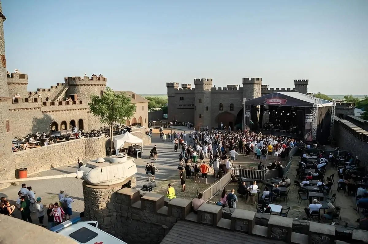 металлический замок