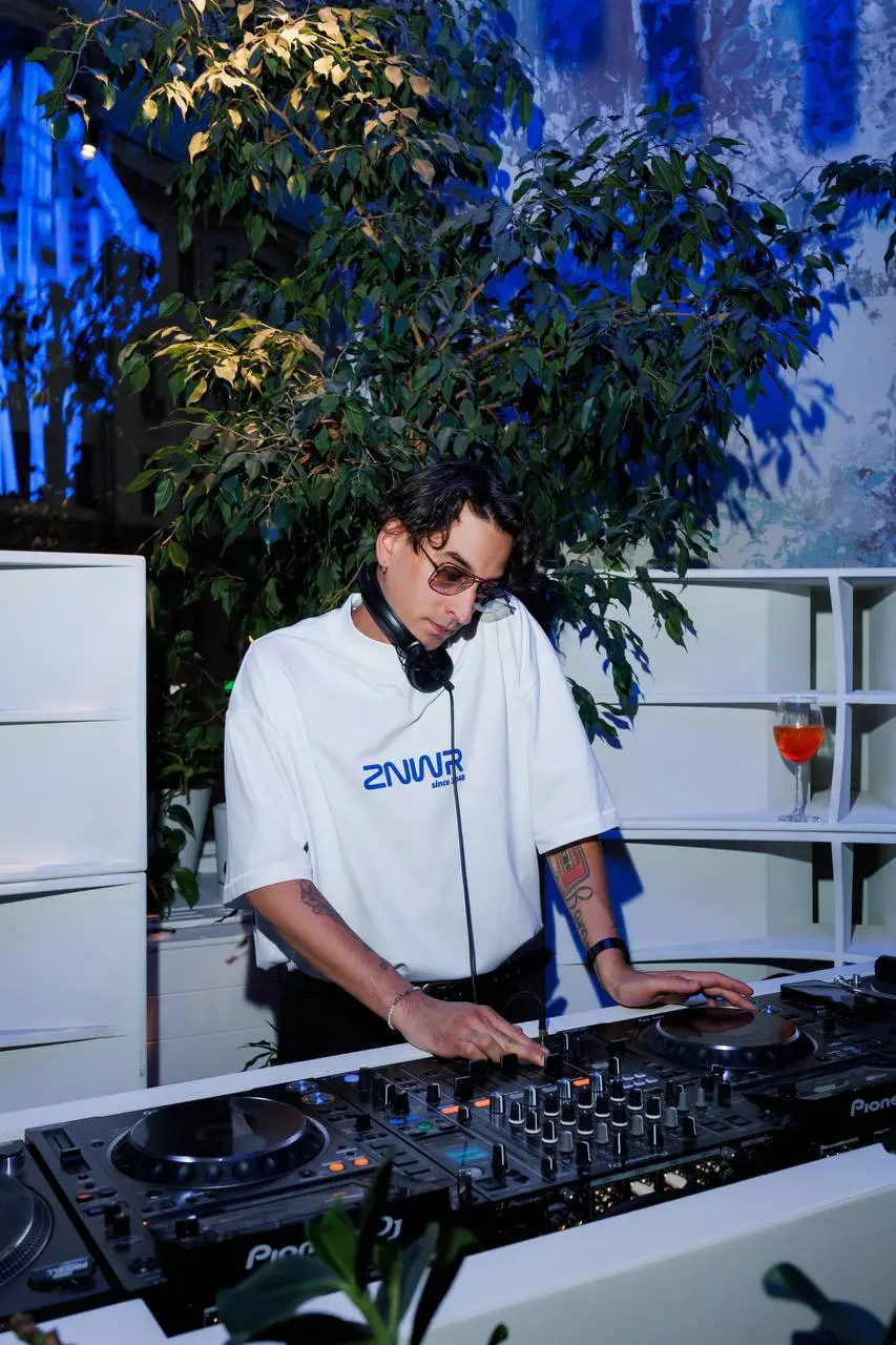 VK x ZNWR презентация коллекции, вдохновленная Днем Земли