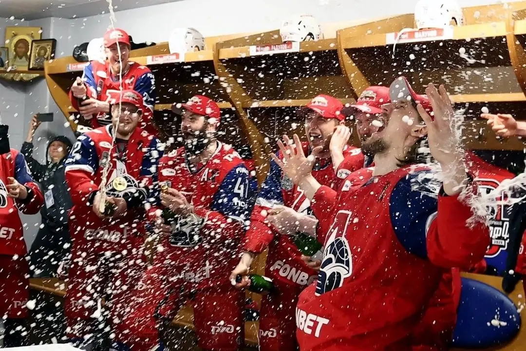 парад в честь победы Локомотива