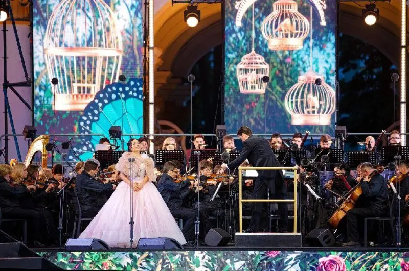 Концерт на Дворцовой площади