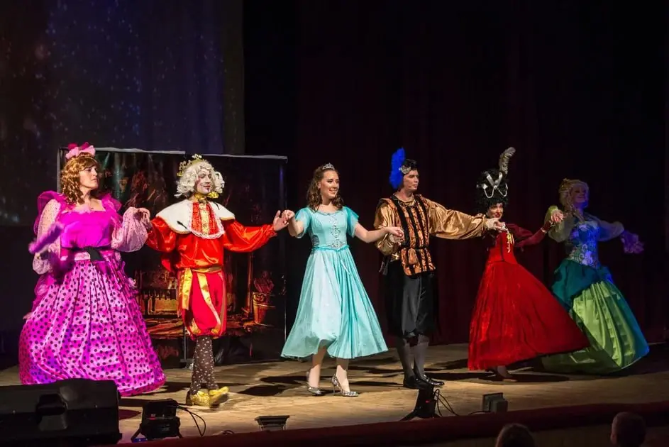 сказочный спектакль "Золушка"