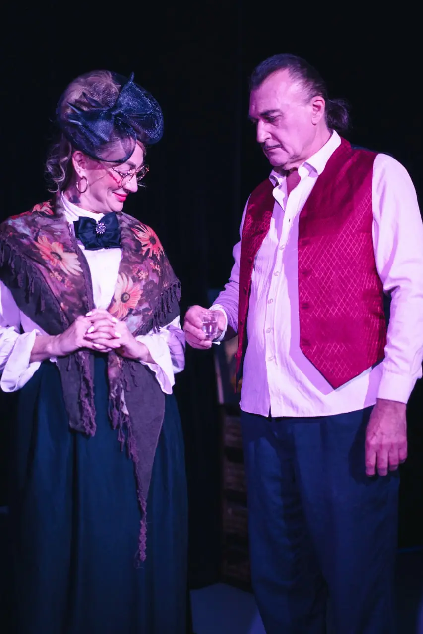 Механ, спектакль по пьесе А.П. Чехова "Медведь" от Театра ЕАСТ