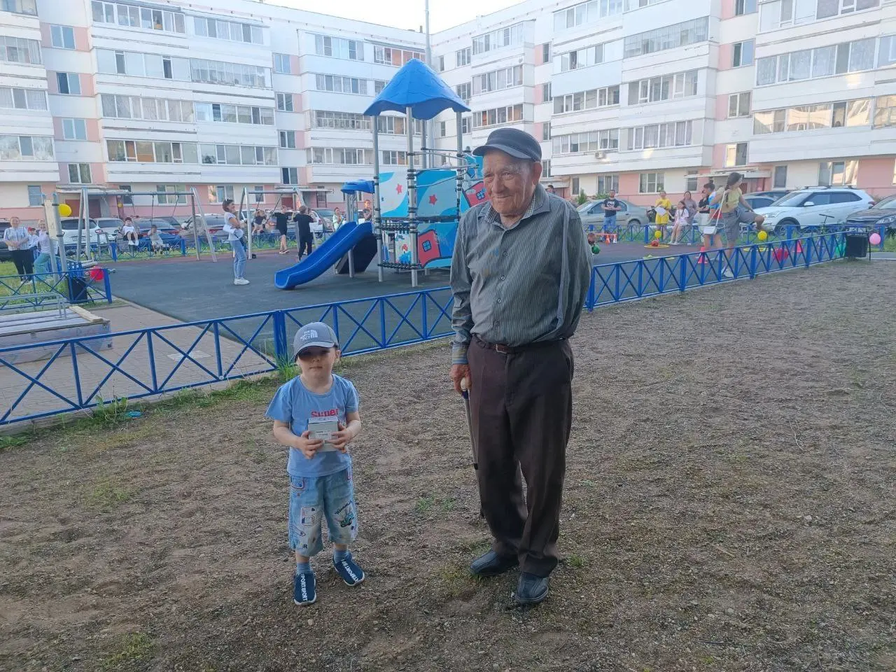 День соседей на Мира 4 и 6.