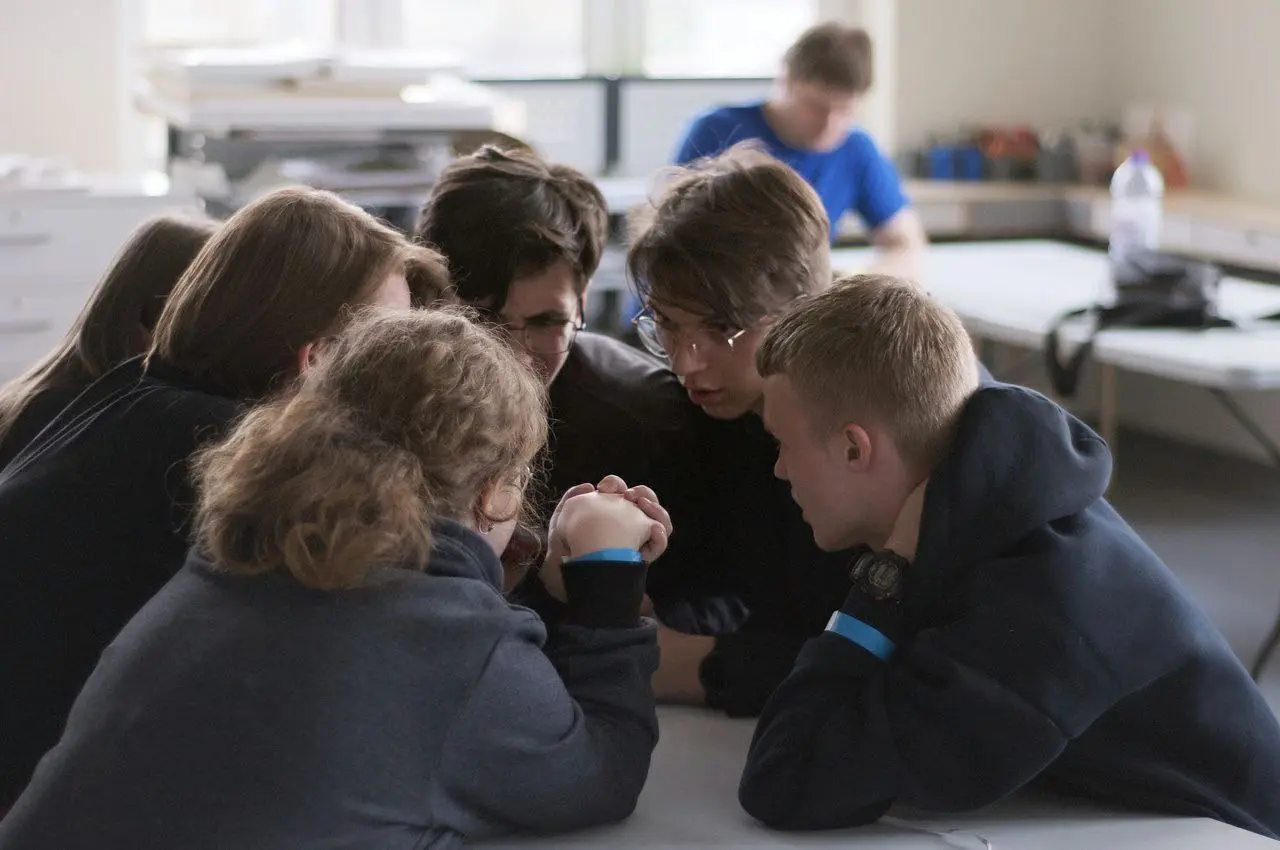 Набор школьников в интеллектуальный клуб в Будве