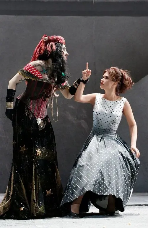 Встречаем лето озорной и яркой комедией Джоаккино Россини!