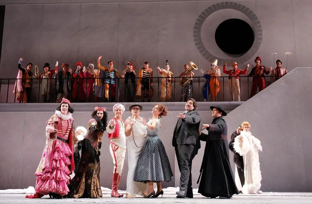 Встречаем лето озорной и яркой комедией Джоаккино Россини!