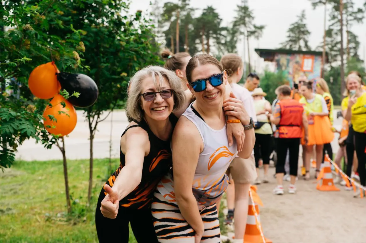 Яркий день рождения бегового клуба ЖеRunners в Пестовском парке на 5 вёрст