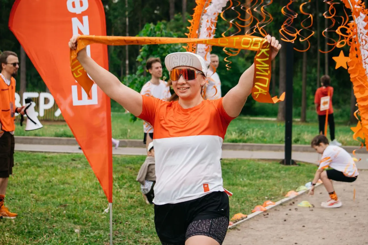 Яркий день рождения бегового клуба ЖеRunners в Пестовском парке на 5 вёрст
