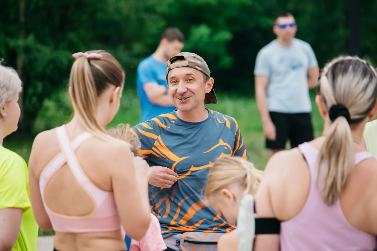 Яркий день рождения бегового клуба ЖеRunners в Пестовском парке на 5 вёрст