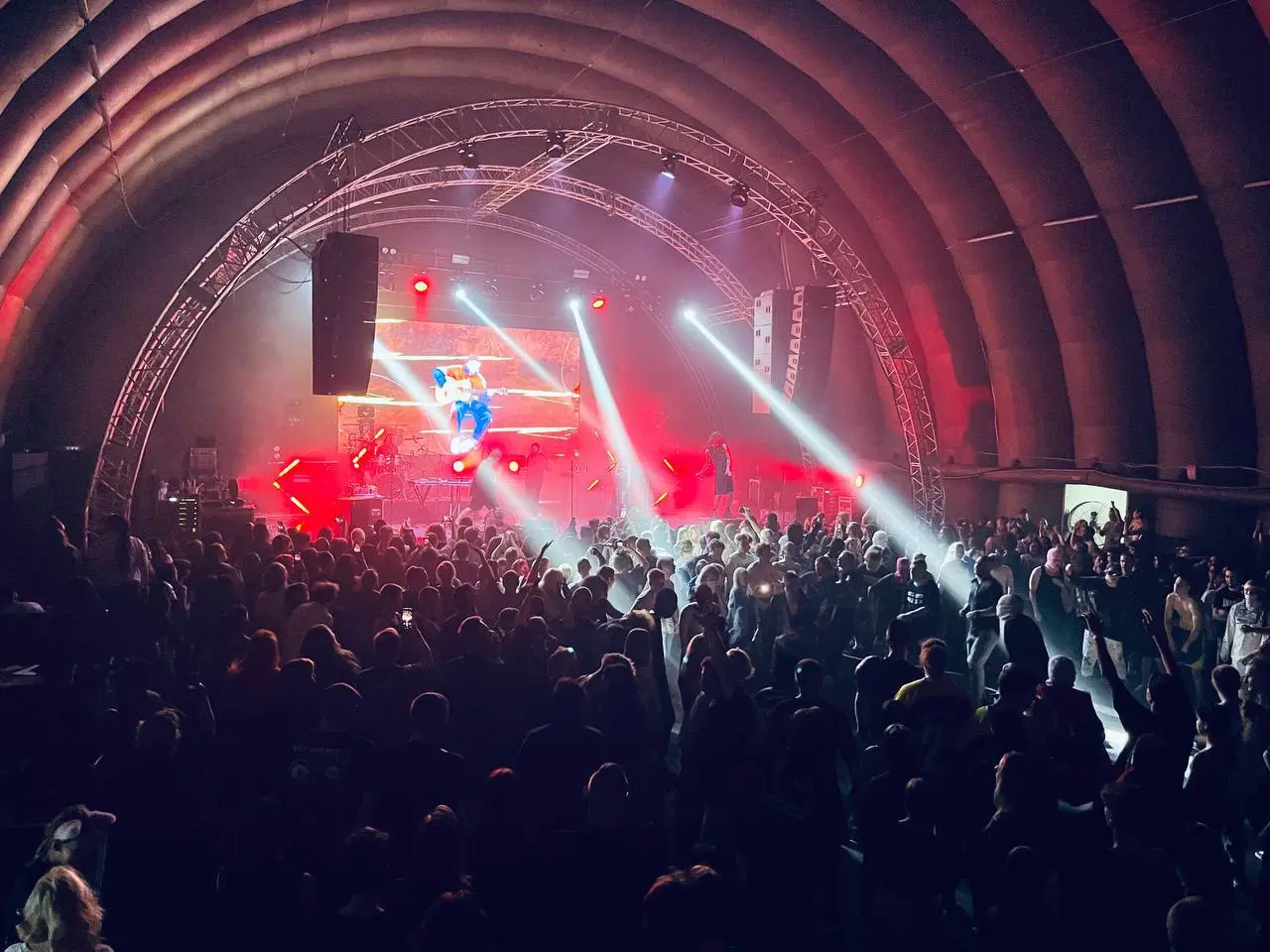 TMNV на сцене Кроп Арены