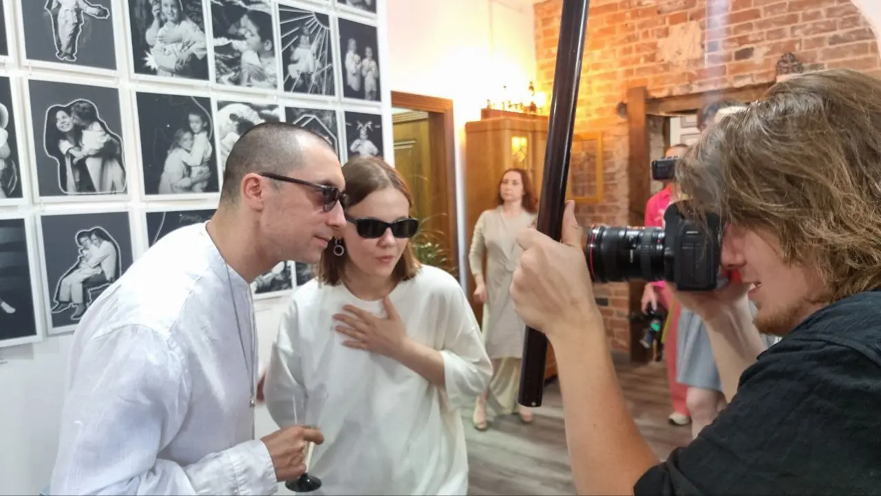 выставка фото_графических работ о мамах и их детках