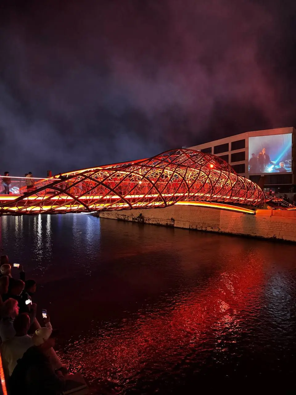 Празднование нового моста “Волшебный лист” у Ривьеры в Сочи