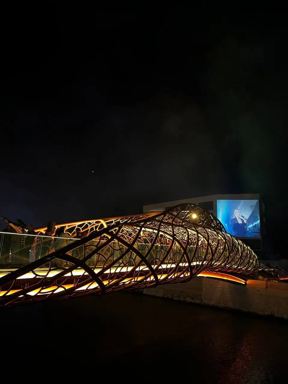 Празднование нового моста “Волшебный лист” у Ривьеры в Сочи