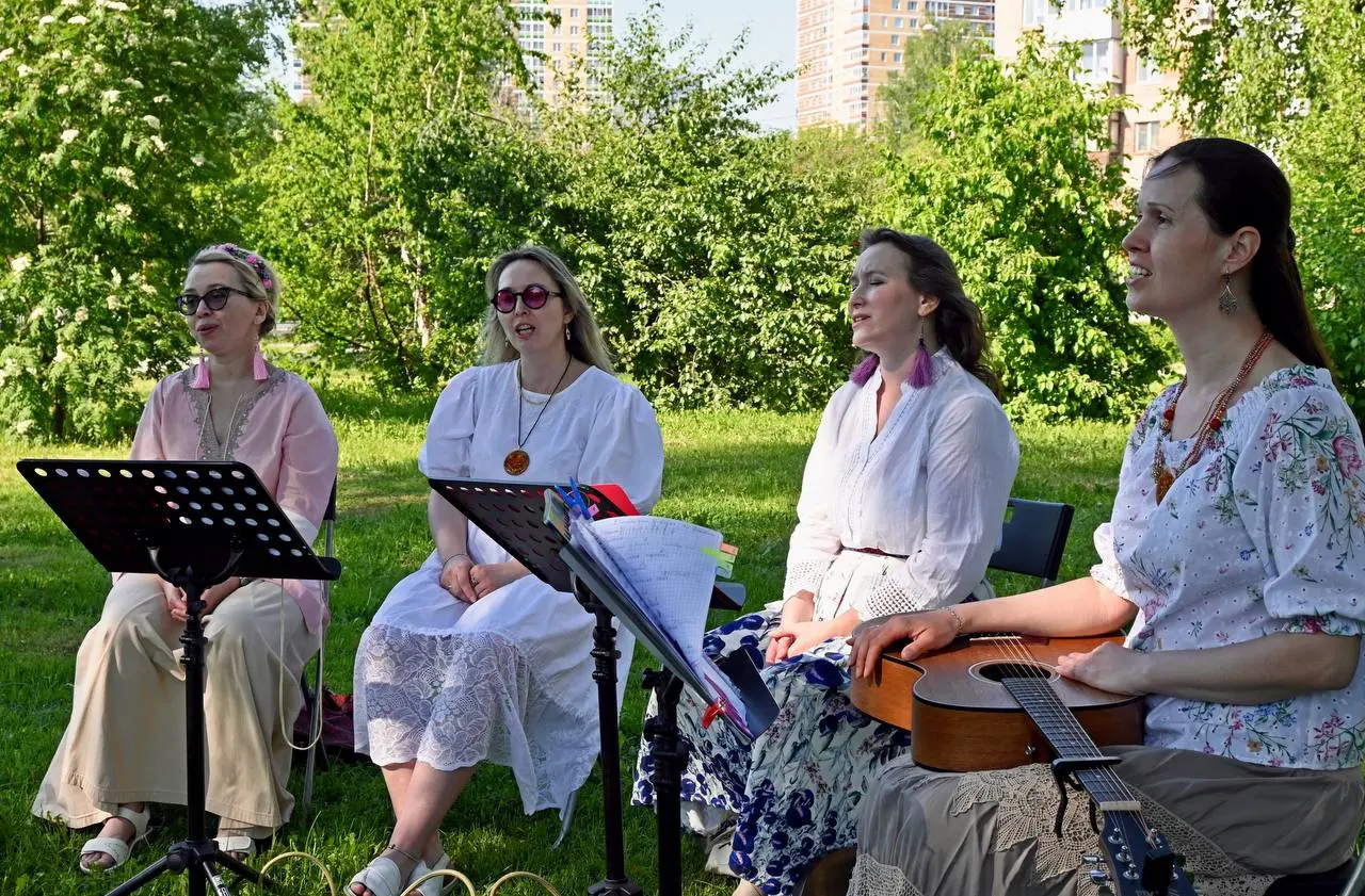 Цветение сирени в сквере «Губернии»