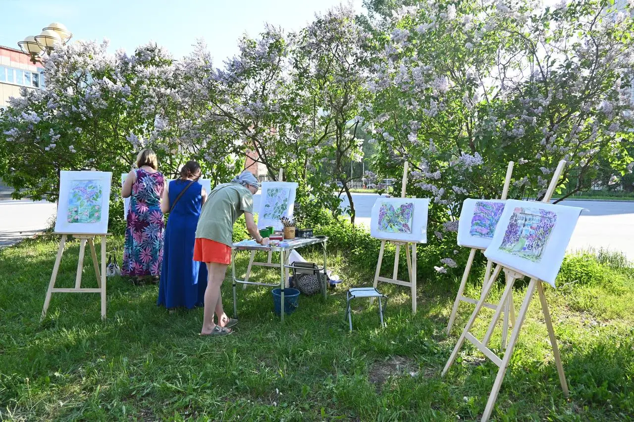 Цветение сирени в сквере «Губернии»