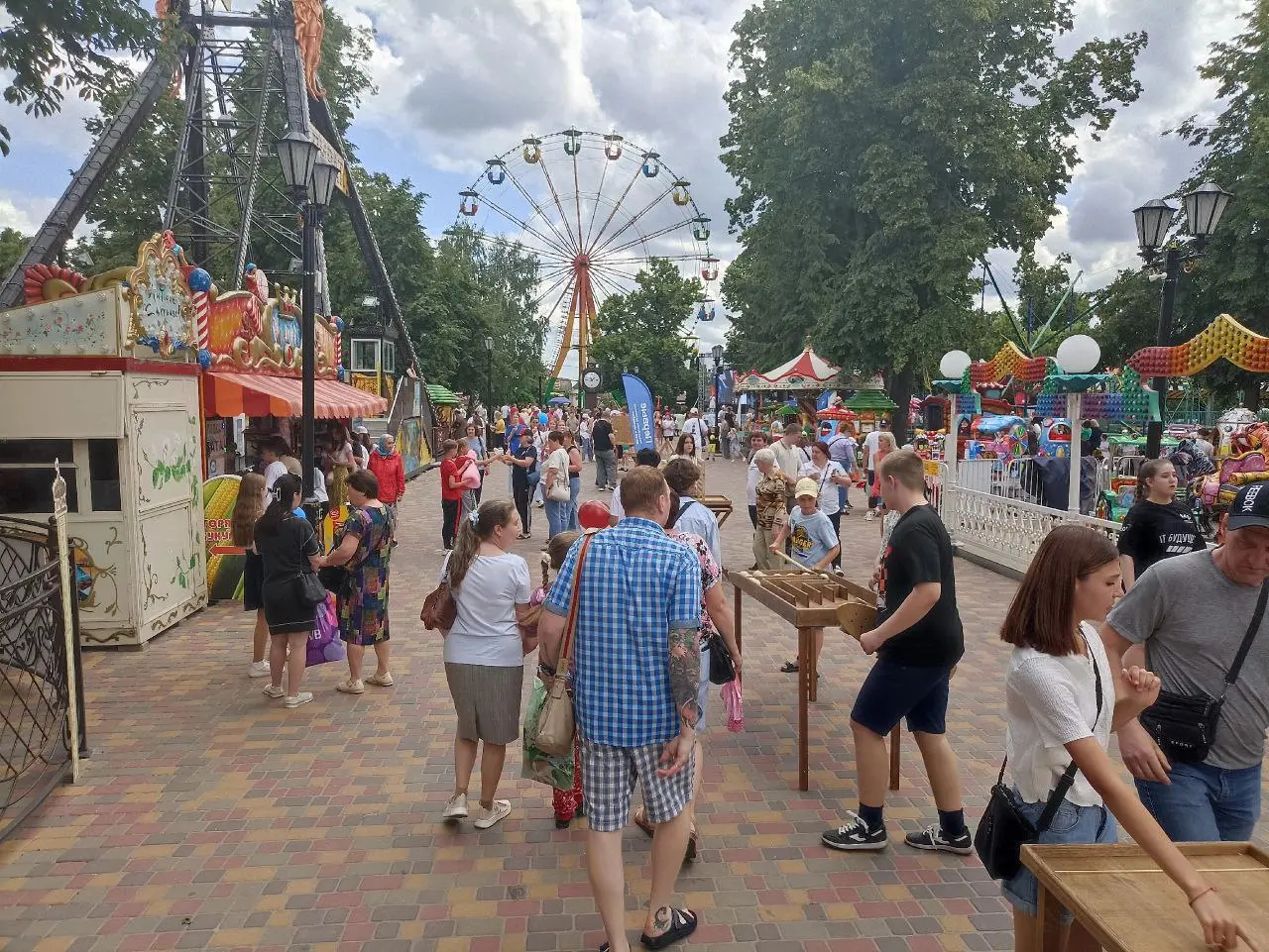 Время праздника и детства