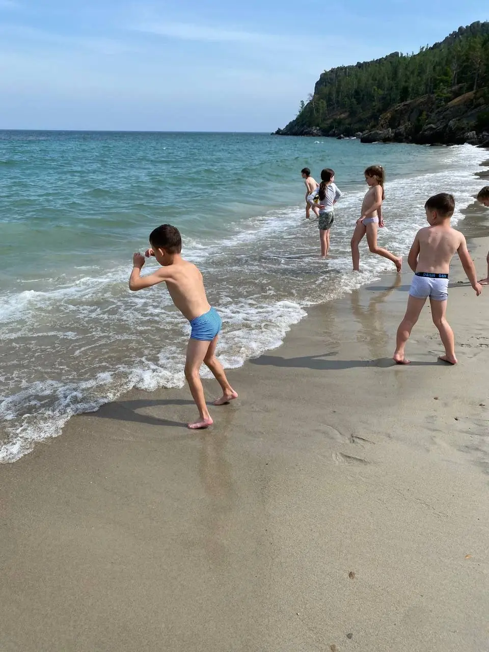 Однодневные летние туры по Байкалу на теплоходе: бухты Синичка, Песчанка, Бабушка