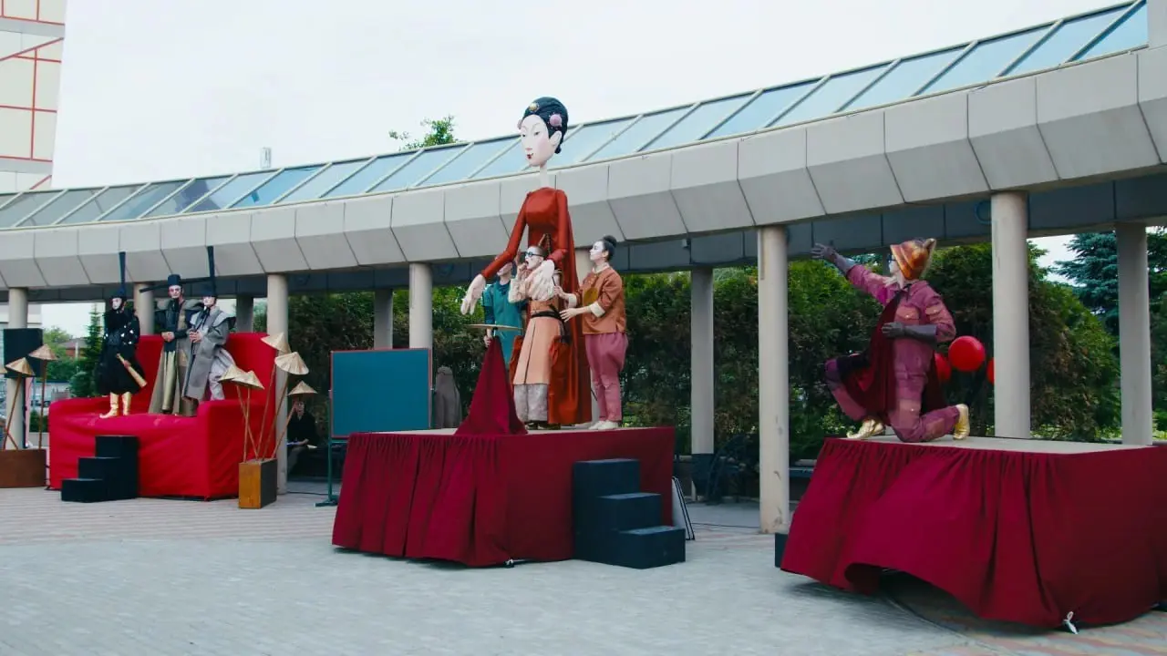 театр кукол "Арлекин" - уличный спектакль "Турандот"