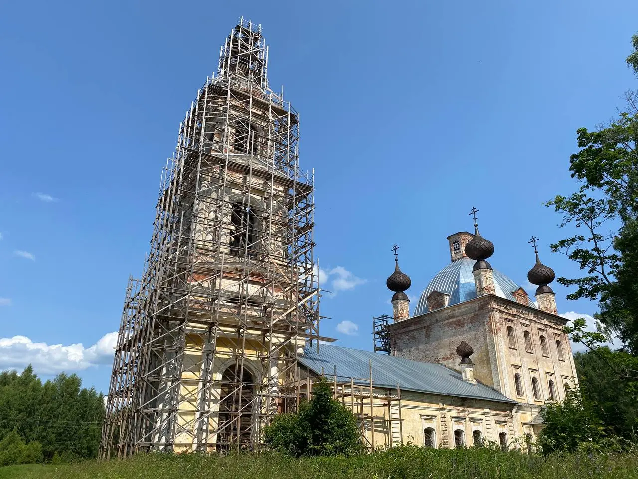 Кто расписал Никола-Высоку? Художественное наследие и творческие биографии весьегонских живописцев Смирновых