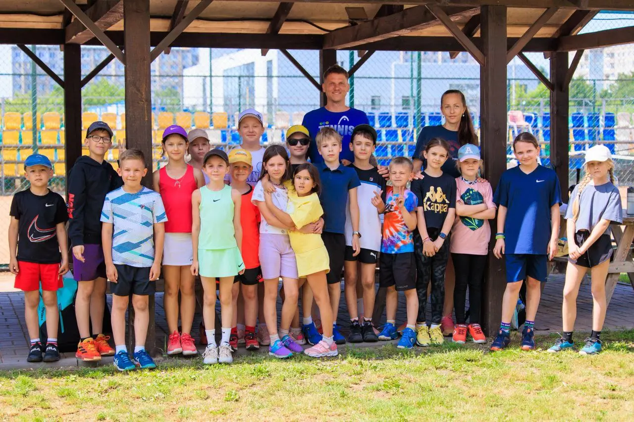 Летний теннисный лагерь в Академии Александра Островского