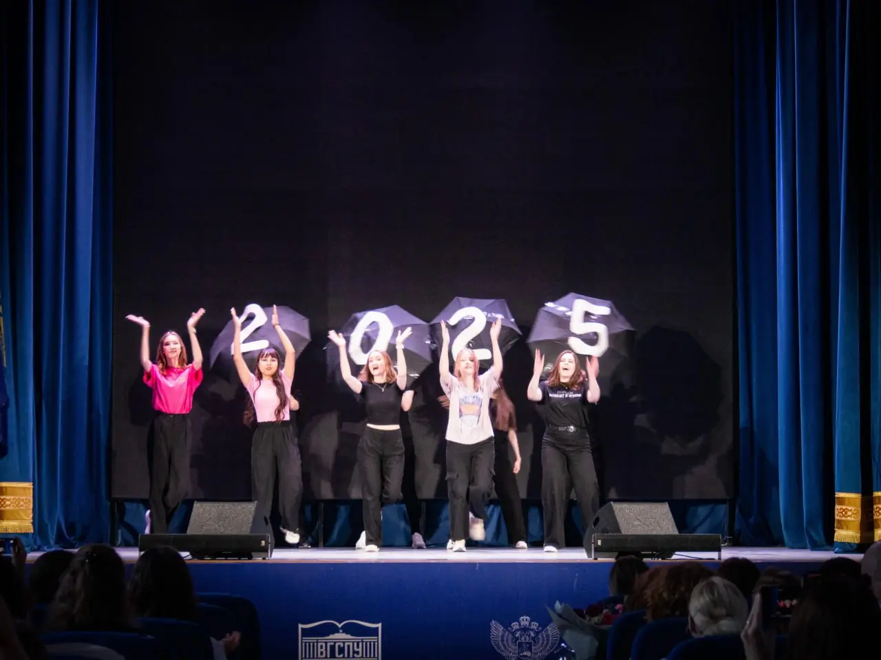 Последний звонок в Институте иностранных языков