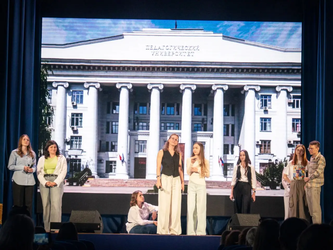 Последний звонок в Институте иностранных языков