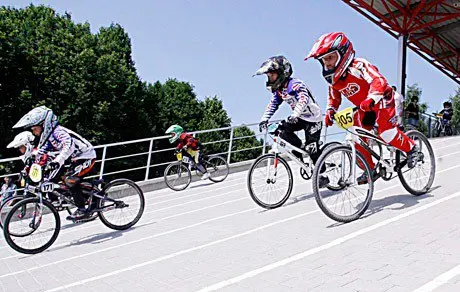 Бесплатные ознакомительные тренировки по BMX Race для детей 8-14 лет