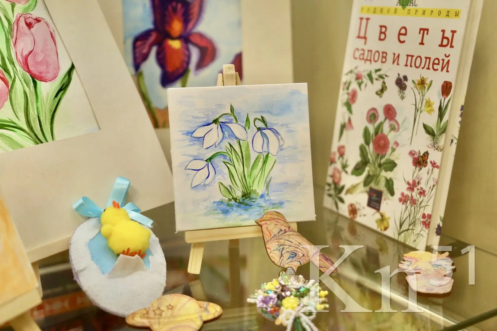 Книжно-предметная выставка в центральной библиотеке Никеля