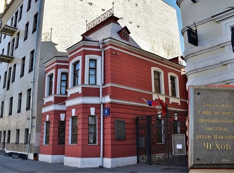 Экскурсия «Дом-Комод в Кудрине»