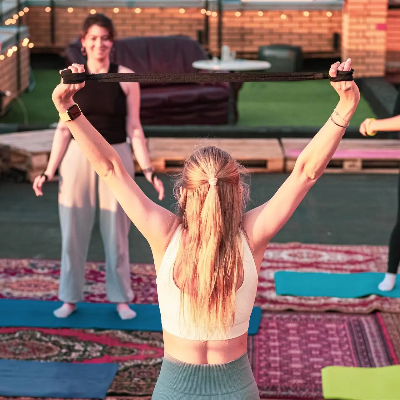 Йога над городом