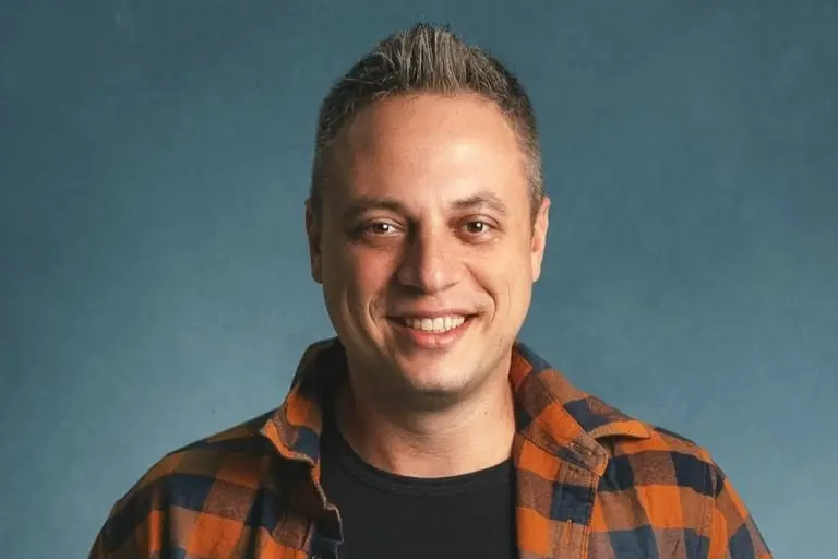 Комик Илья Аксельрод: «Нам надо поговорить»