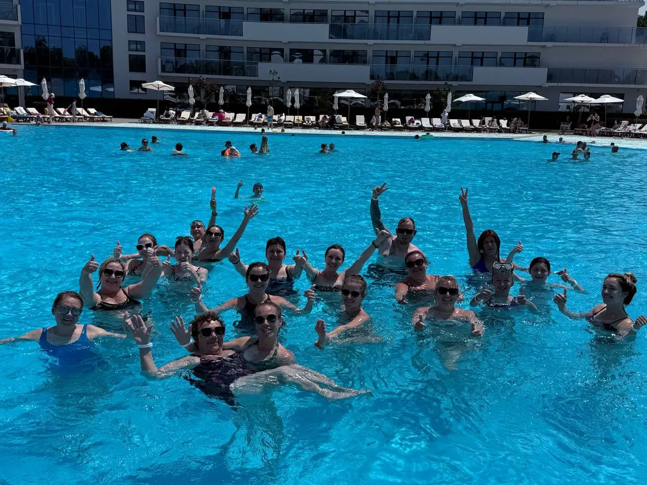 Бодрящая Аквааэробика для наших гостей каждое утро в 11:00