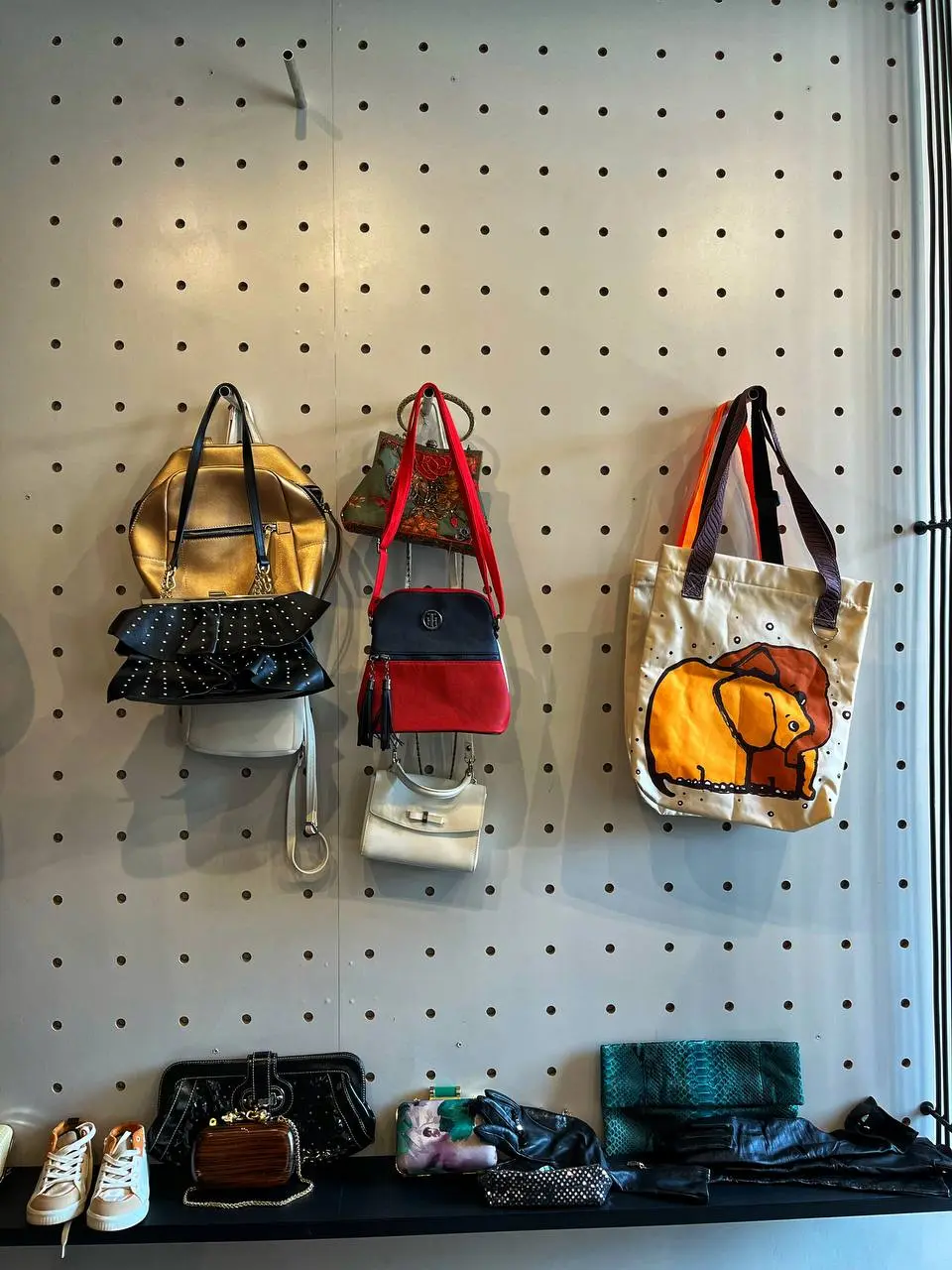 Благотворительная барахолка