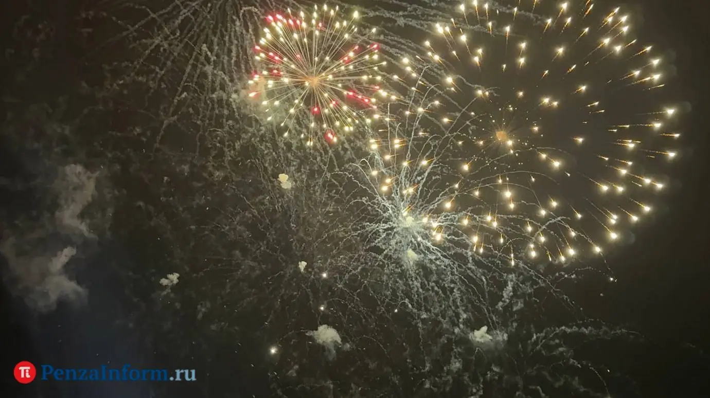 Праздничные салюты в День России и День города