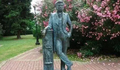 поэтический перформанс в парке "Дендрарий"