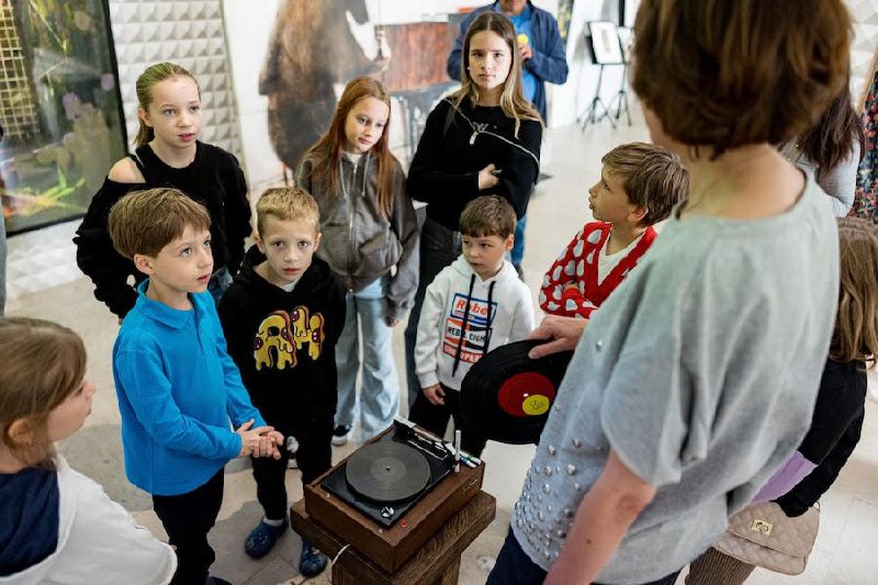 Творческая программа для детей «портретик-семицветик»