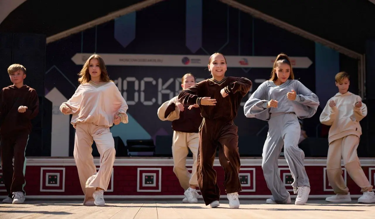 Улица. Танцы