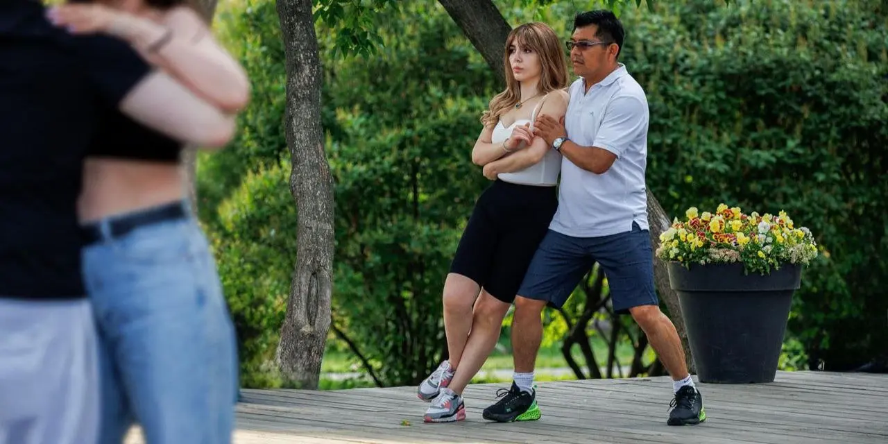 Улица. Танцы