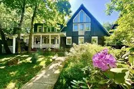 Экскурсия "Оазис среди каменных джунглей. Посёлок Сокол"