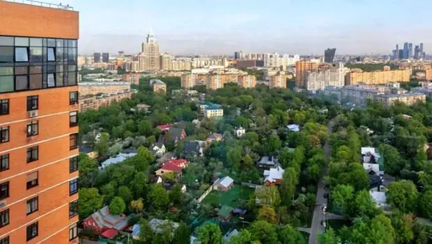 Экскурсия "Оазис среди каменных джунглей. Посёлок Сокол"